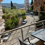 Triantafylloy Ξενοδοχείο με διαμερίσματα 3*