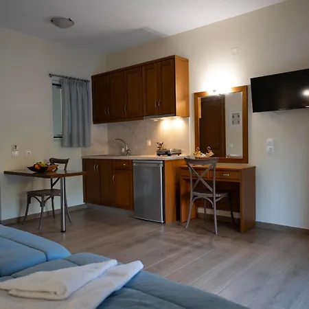 Aparthotel Triantafylloy 3*