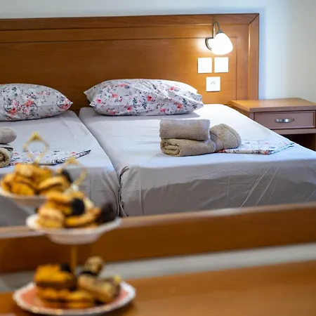 Triantafylloy Aparthotel 3*