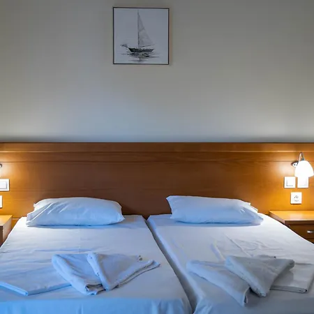 Triantafylloy Aparthotel 3*