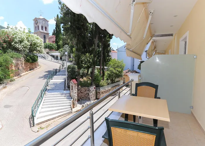 Triantafylloy Λουτρά Αιδηψού