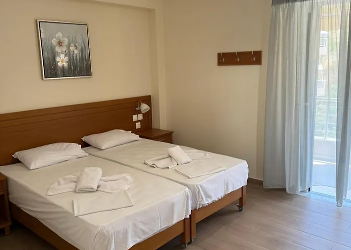 Triantafylloy Ξενοδοχείο με διαμερίσματα 3*